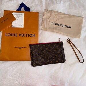 Authentic Louis Vuitton Neverfull Wristlet/Clutch